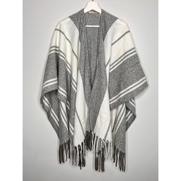 Soft Surroundings One Size Grey & White Striped Fringe Kimono - Picture 1 of 9